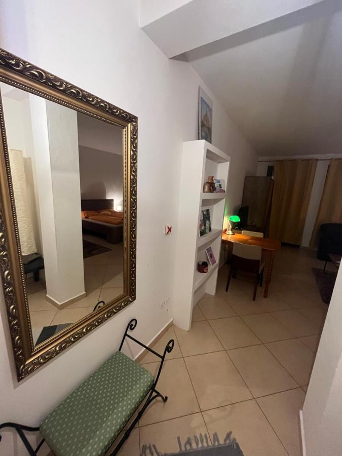 Monelly Apartman Komárno Екстериор снимка